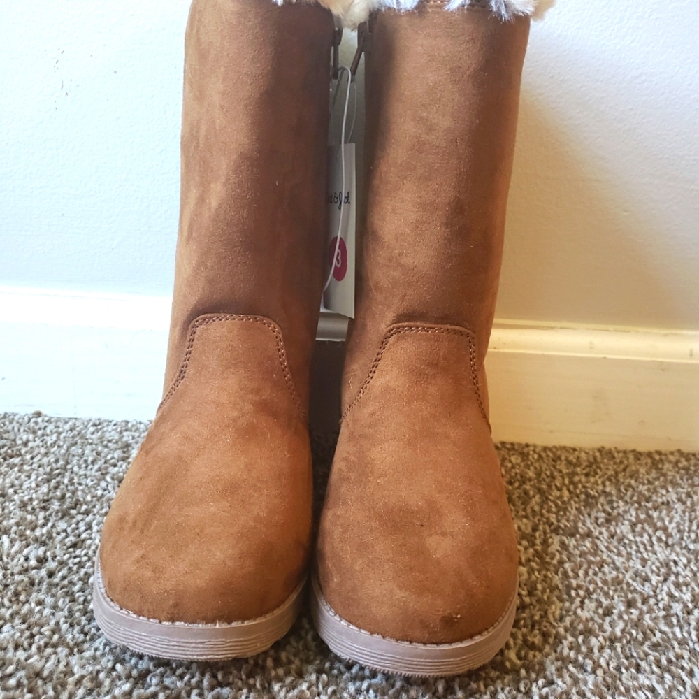 Cat and Jack chestnut girls boots